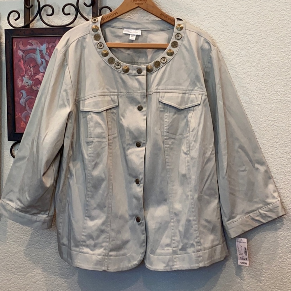 ⚡️4/$20 NWT Dressbarn tan snap-up embellished neck jacket